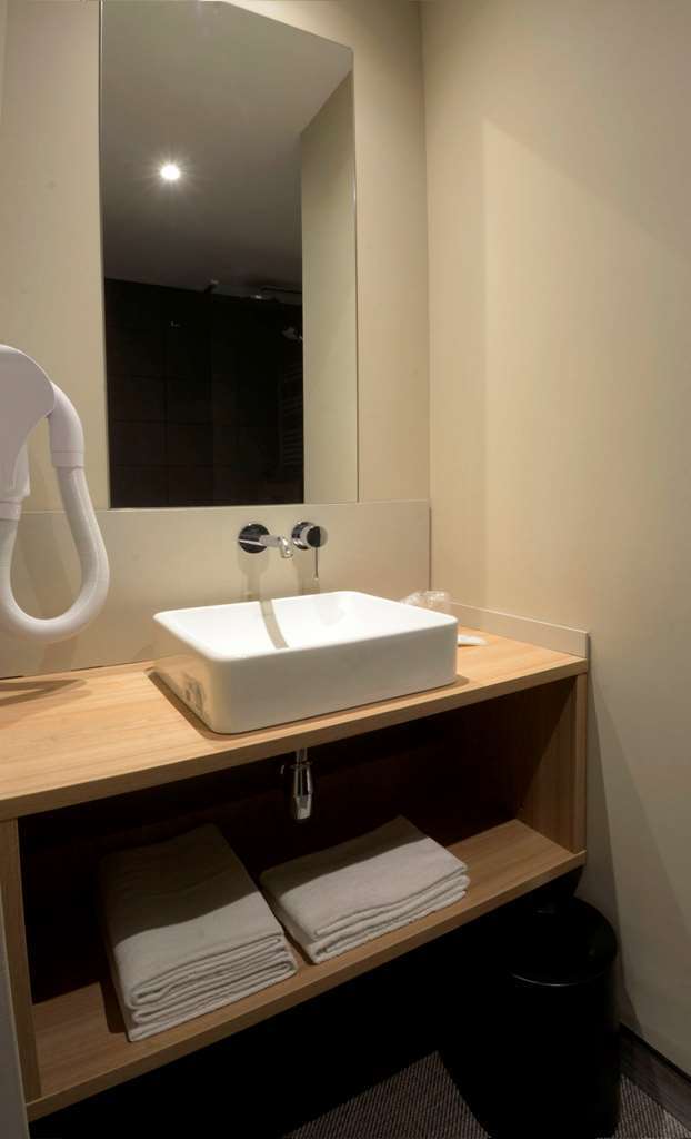 Aparthotel 37 Lodge Courbevoie Paris La Defense Pokoj fotografie